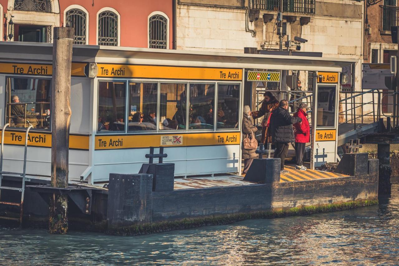 Ai Tre Archi Apartment Venesia Bagian luar foto