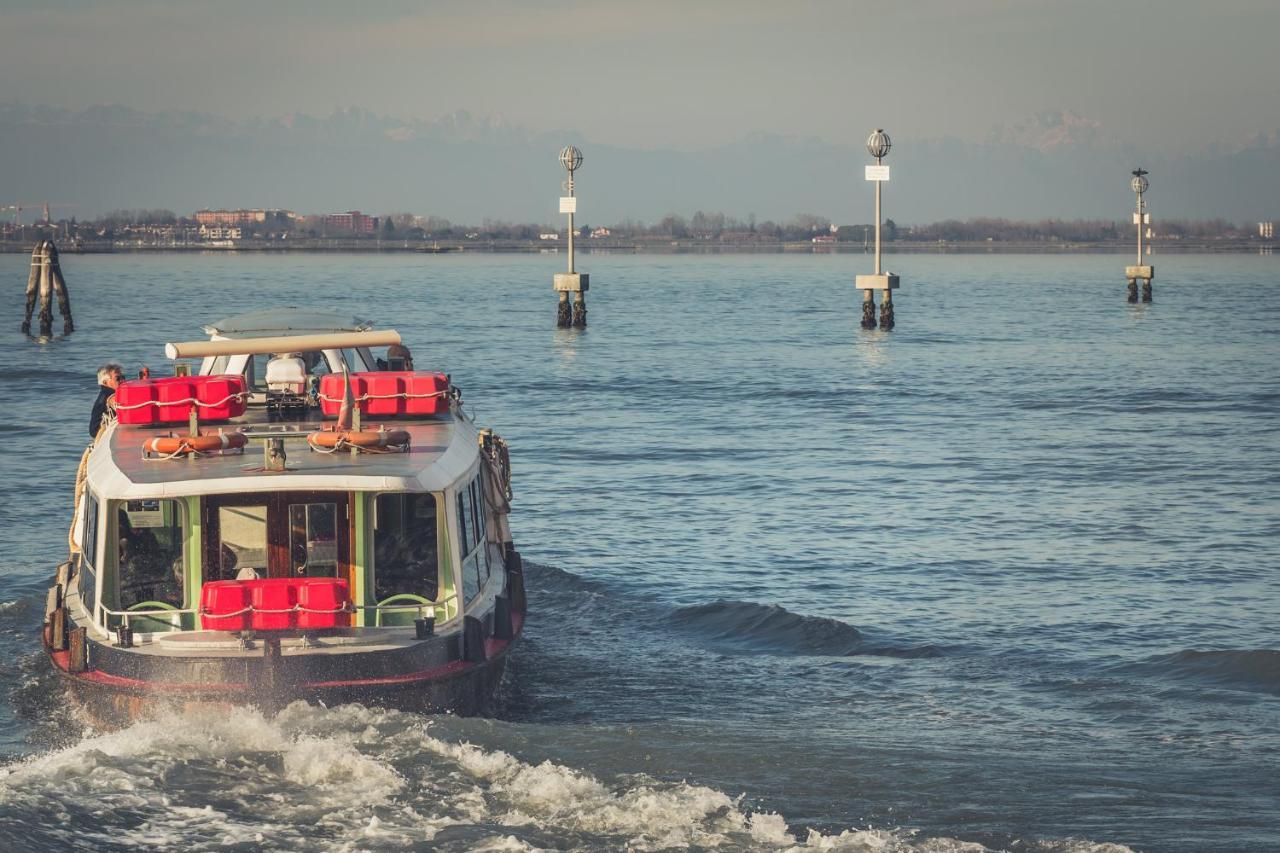 Ai Tre Archi Apartment Venesia Bagian luar foto