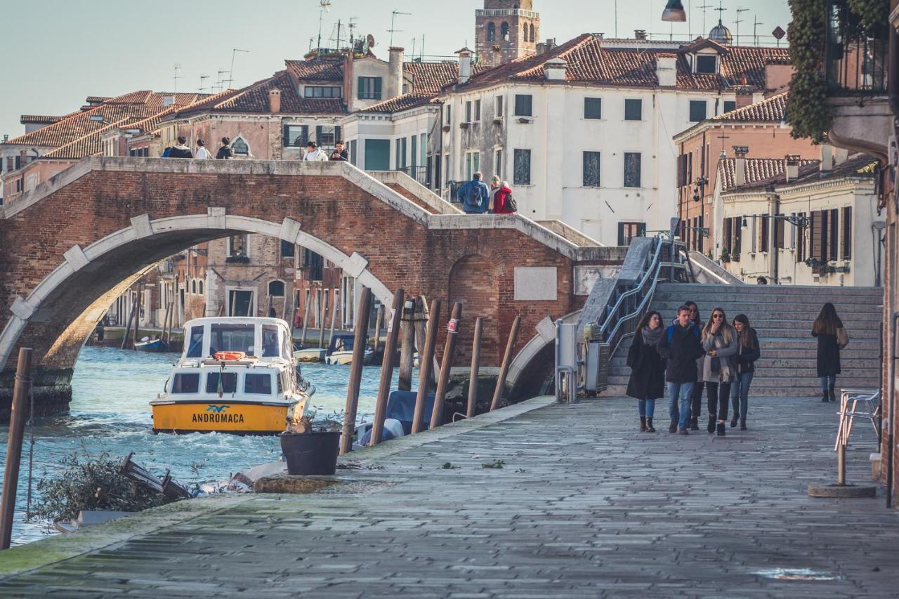 Ai Tre Archi Apartment Venesia Bagian luar foto